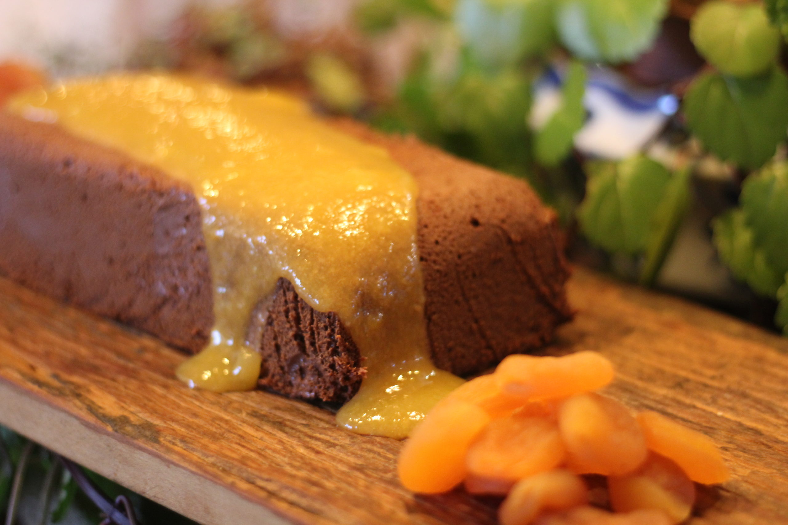 Almoço de Páscoa: patê de chocolate com calda de damasco