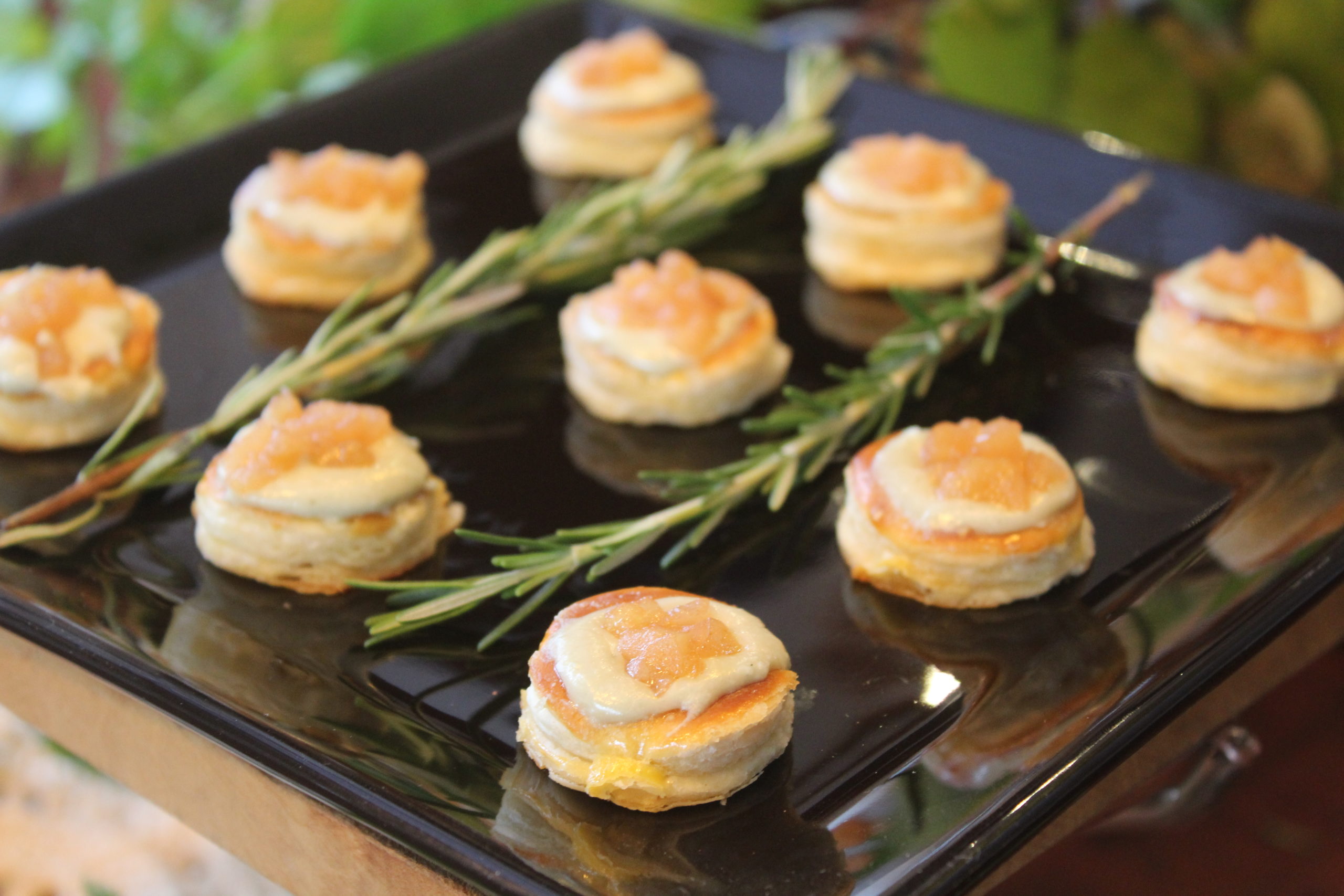 Almoço de Páscoa: voul au vent de gorgonzola com pêras caramelizadas